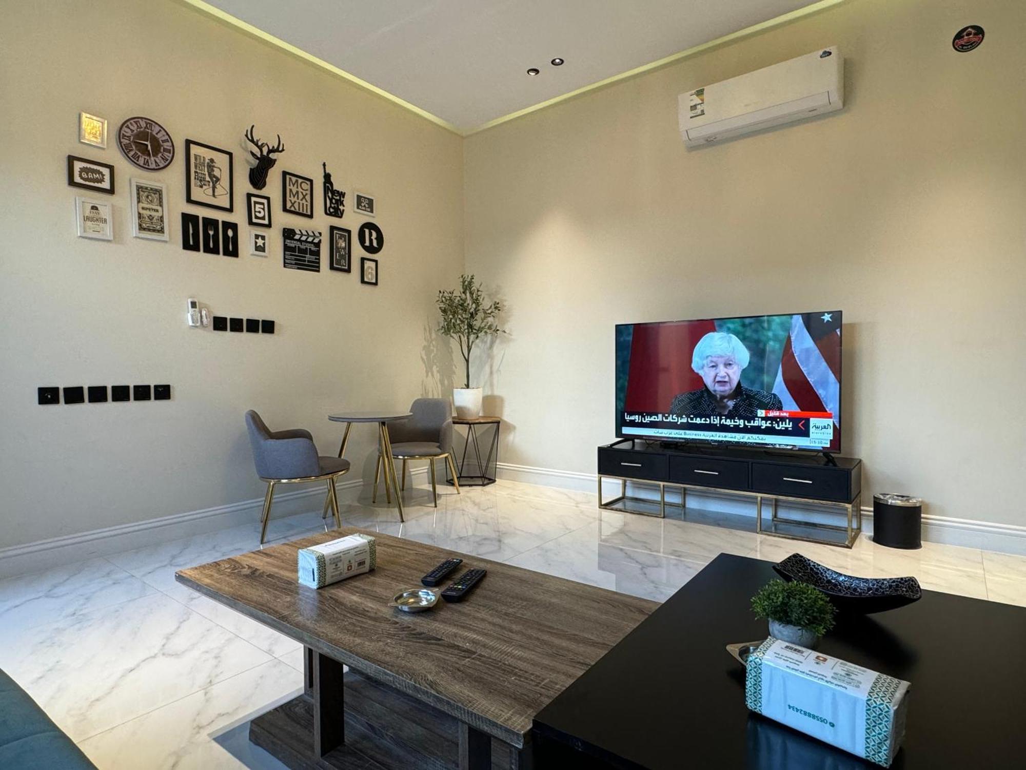 ارضية فاخرة ٣ غرف وصالة دخول ذاتي ٧ Apartment