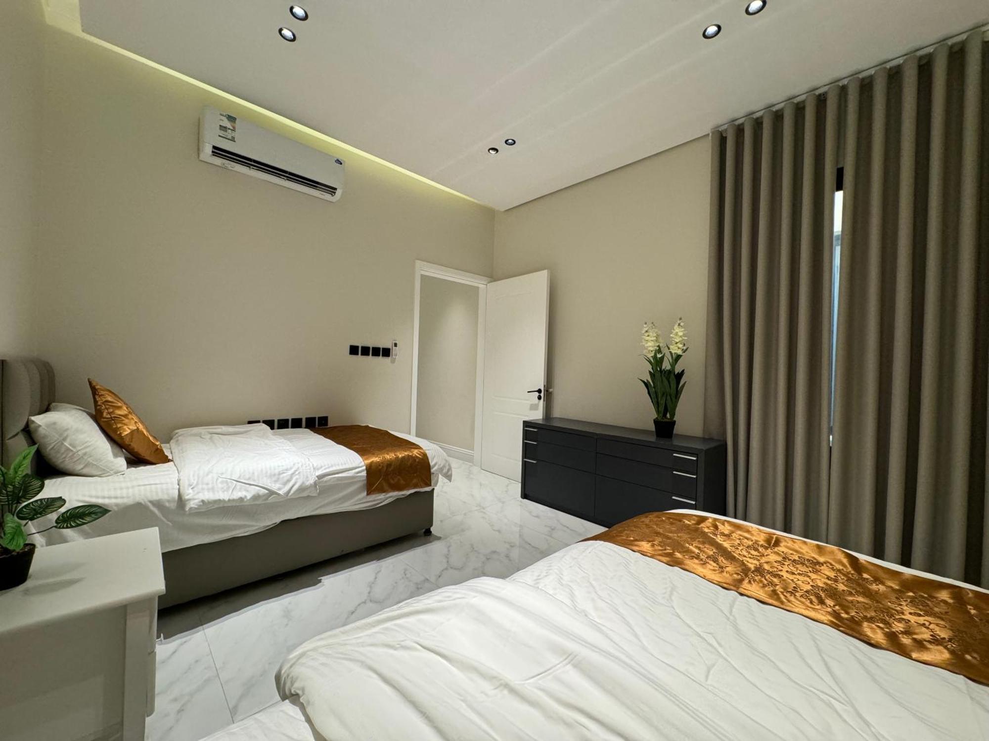 Apartment ارضية فاخرة ٣ غرف وصالة دخول ذاتي ٧ *